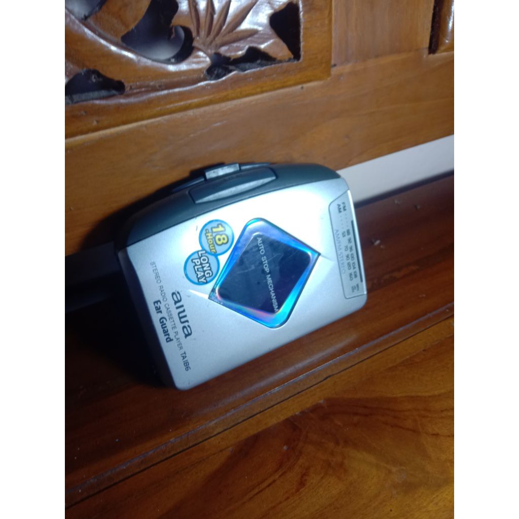 Walkman Aiwa Jadul Radio On