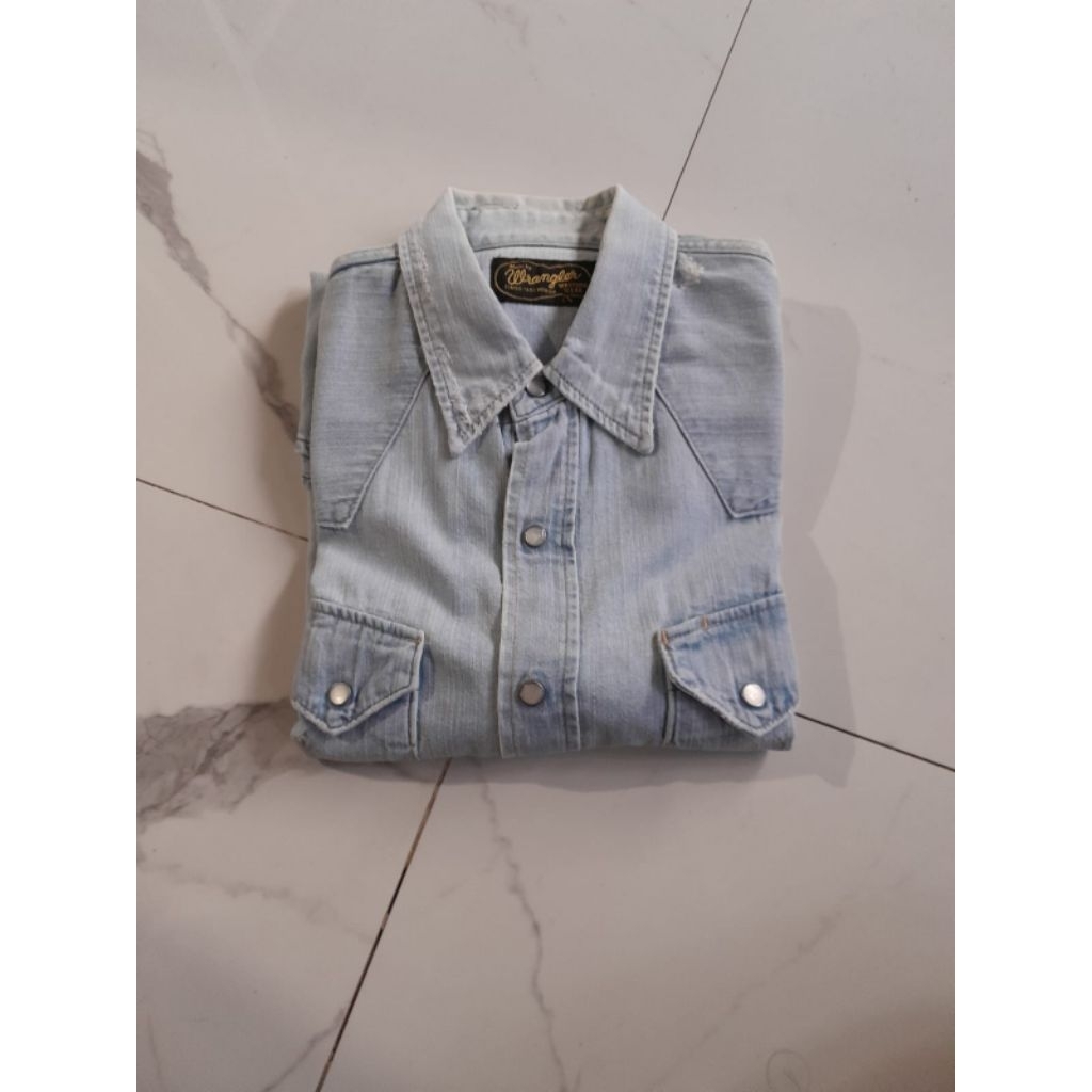Kemeja denim jeans wrangler