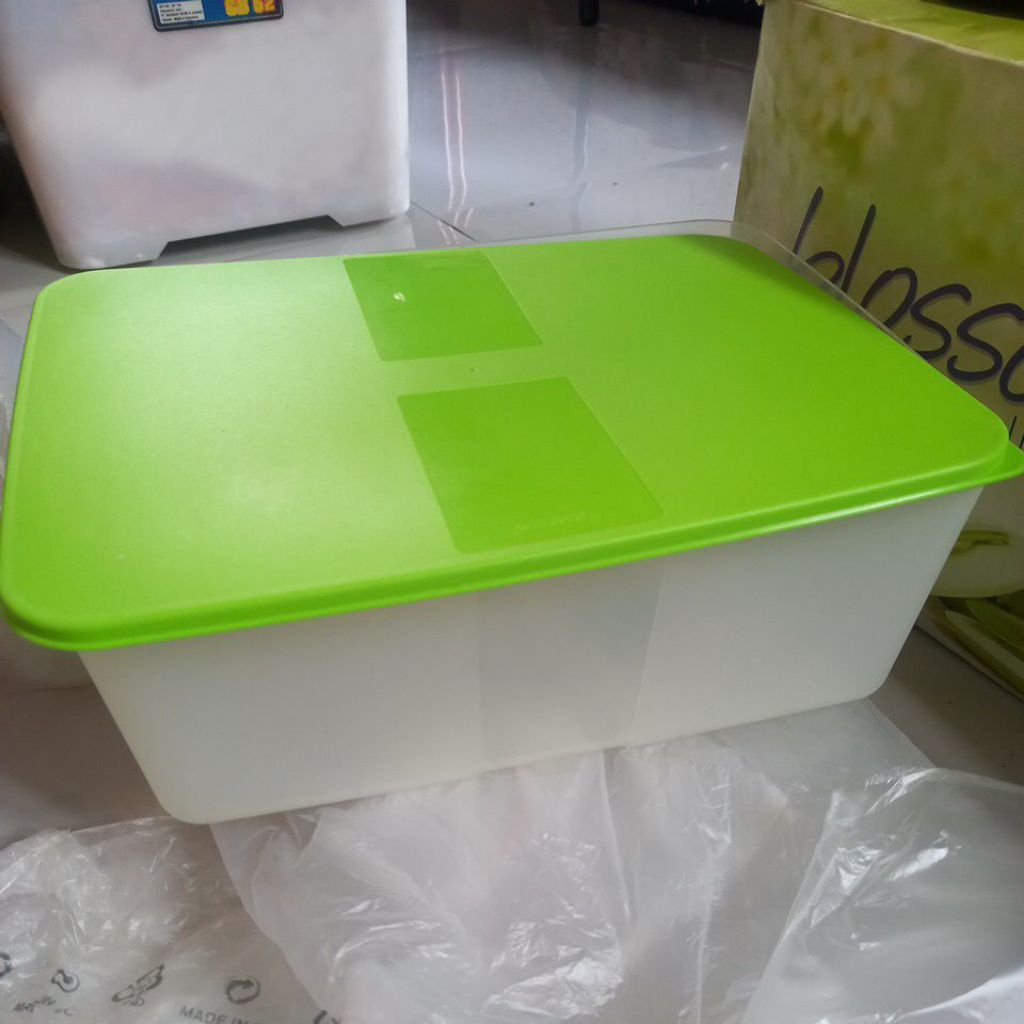 frizy green 5,6L tupperware