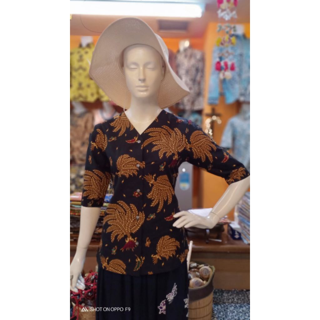 Bakul batik, Blouse batik wanita lengan 3/4