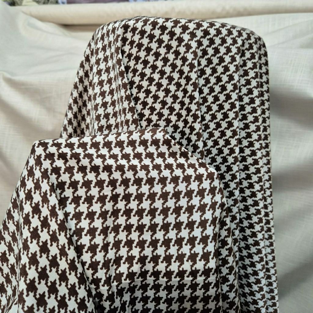 kain satin silk motif kotak -kain satin silk motif premium mk