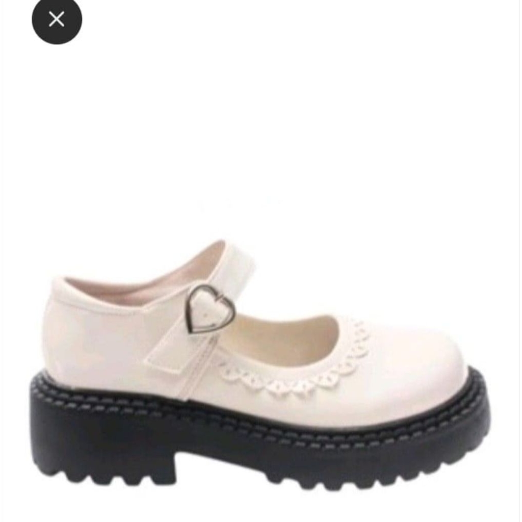 sepatu wanita docmart cream/ putih gading size 38