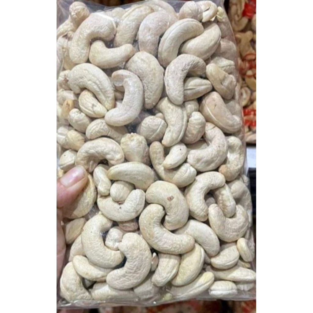 

KACANGANG MEDE/METE SUPER JUMBO MENTAH 1 KG