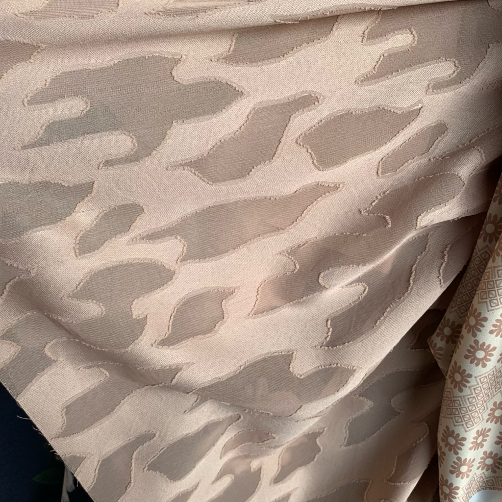 kain ceruty citru motif - bahan ceruty rubiah - kain antik - kain dress pesta - kain ceruty uragiri 