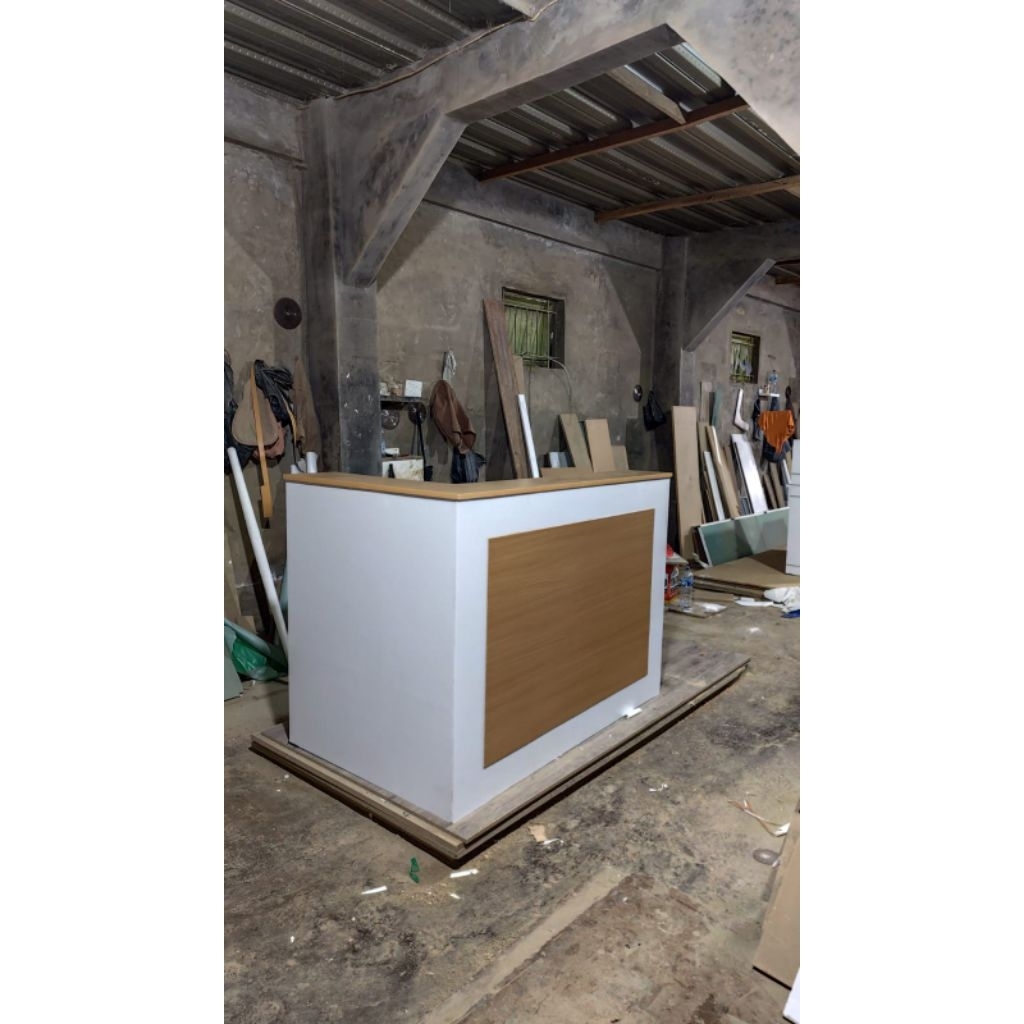 meja kantor untuk resepsionis