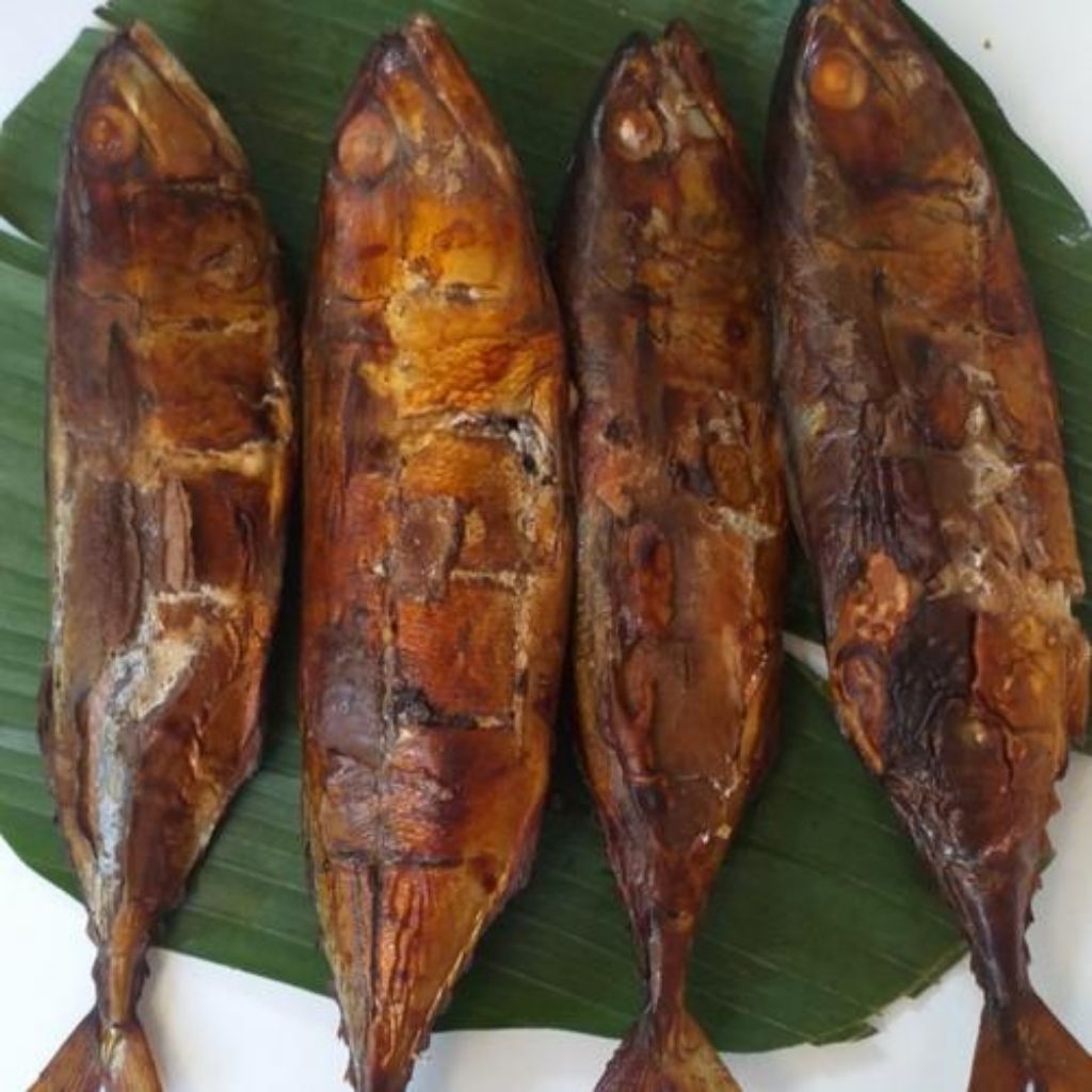 

Ikan Asap Kembung - Gurih Khas Laut Asap