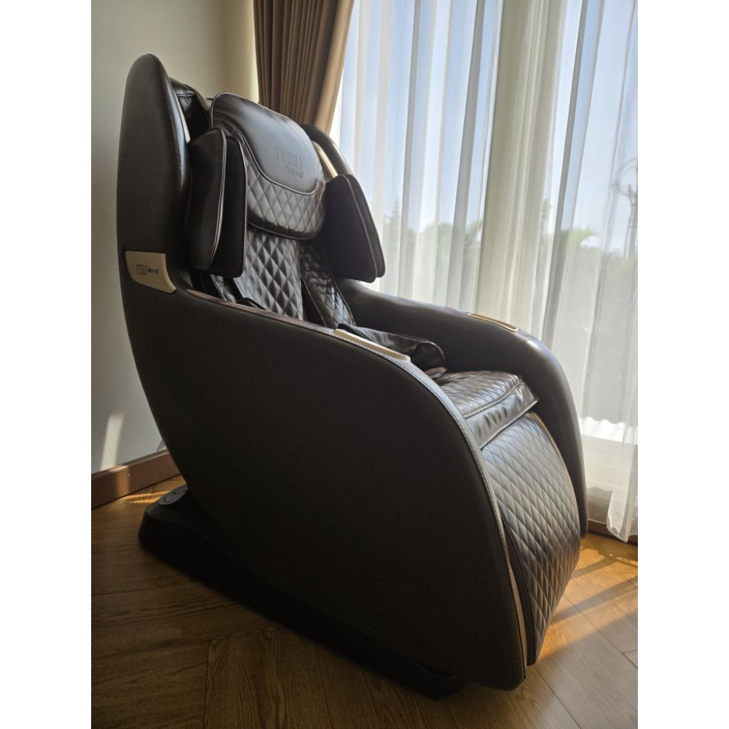 PRELOVED KURSI PIJAT Itsu Massage Chair IS 6028 KONDISI BAGUS