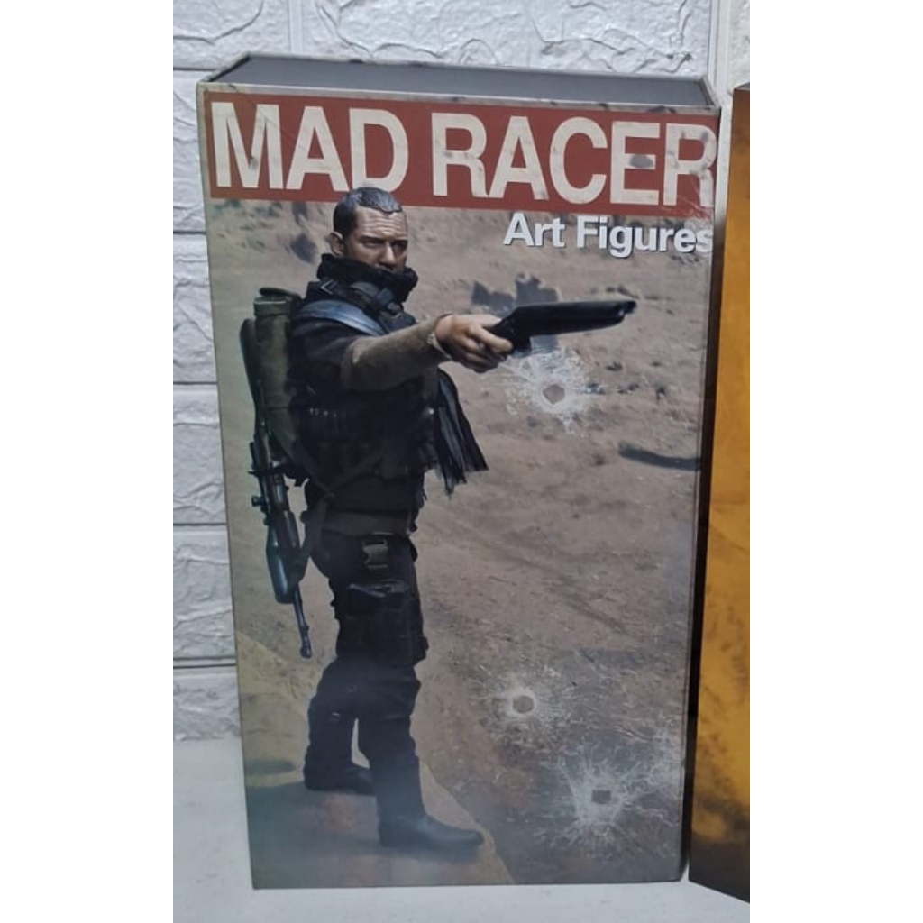 ART FIGURE MAD RACER, BIB