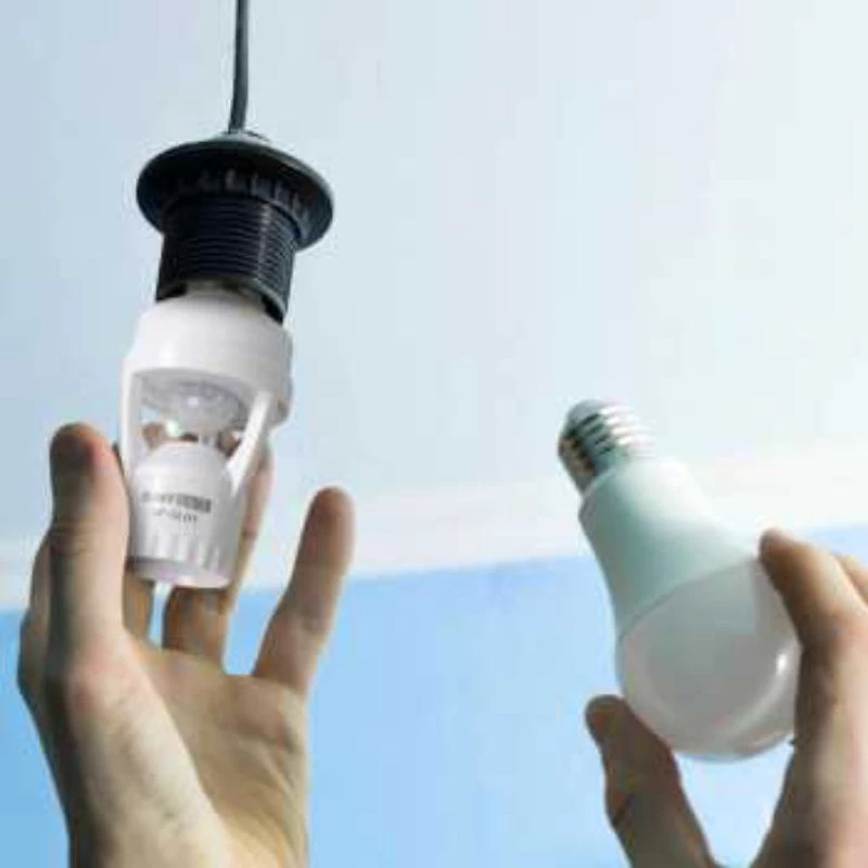 Fitting Lampu Sensor Gerak