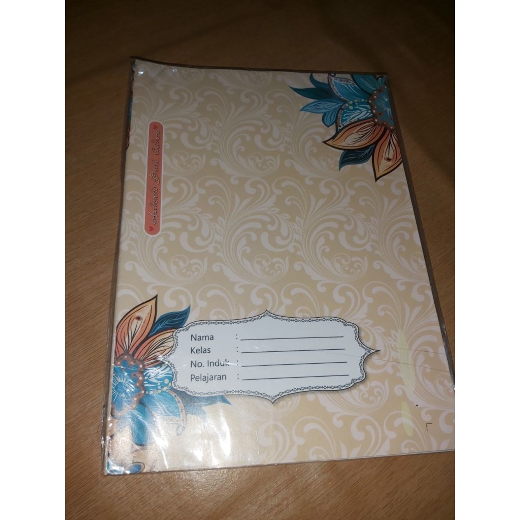 

Sampul Batik Buku Tulis Panjang (Boxy)