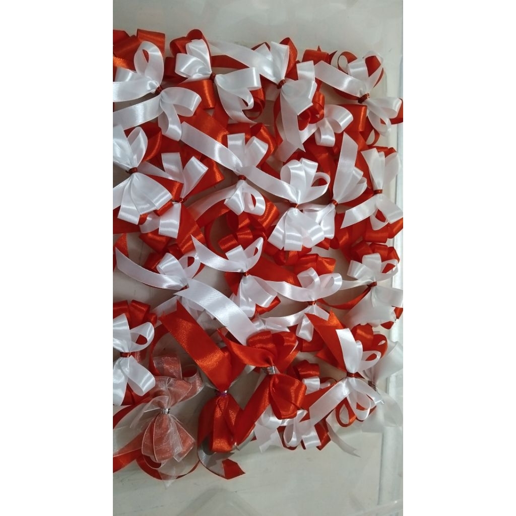 

Hiasan Pita Merah-Putih