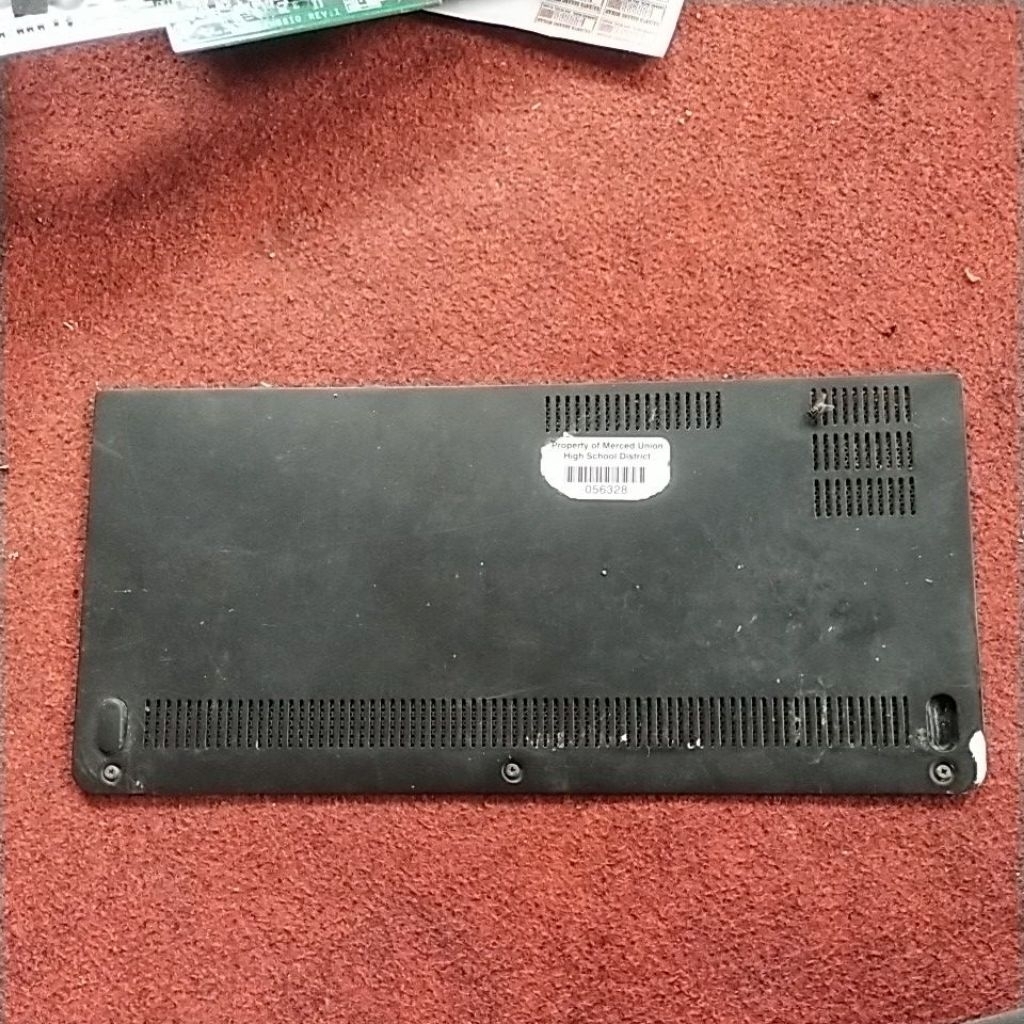 tutup mesin lenovi thinkpad x131e tutup hdd hardisk lenovi thinkpad x131e tutup belakang bawah lenov