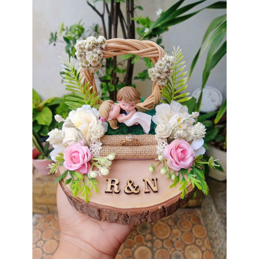 Tempat cincin unik/ miniatur wedding couple
