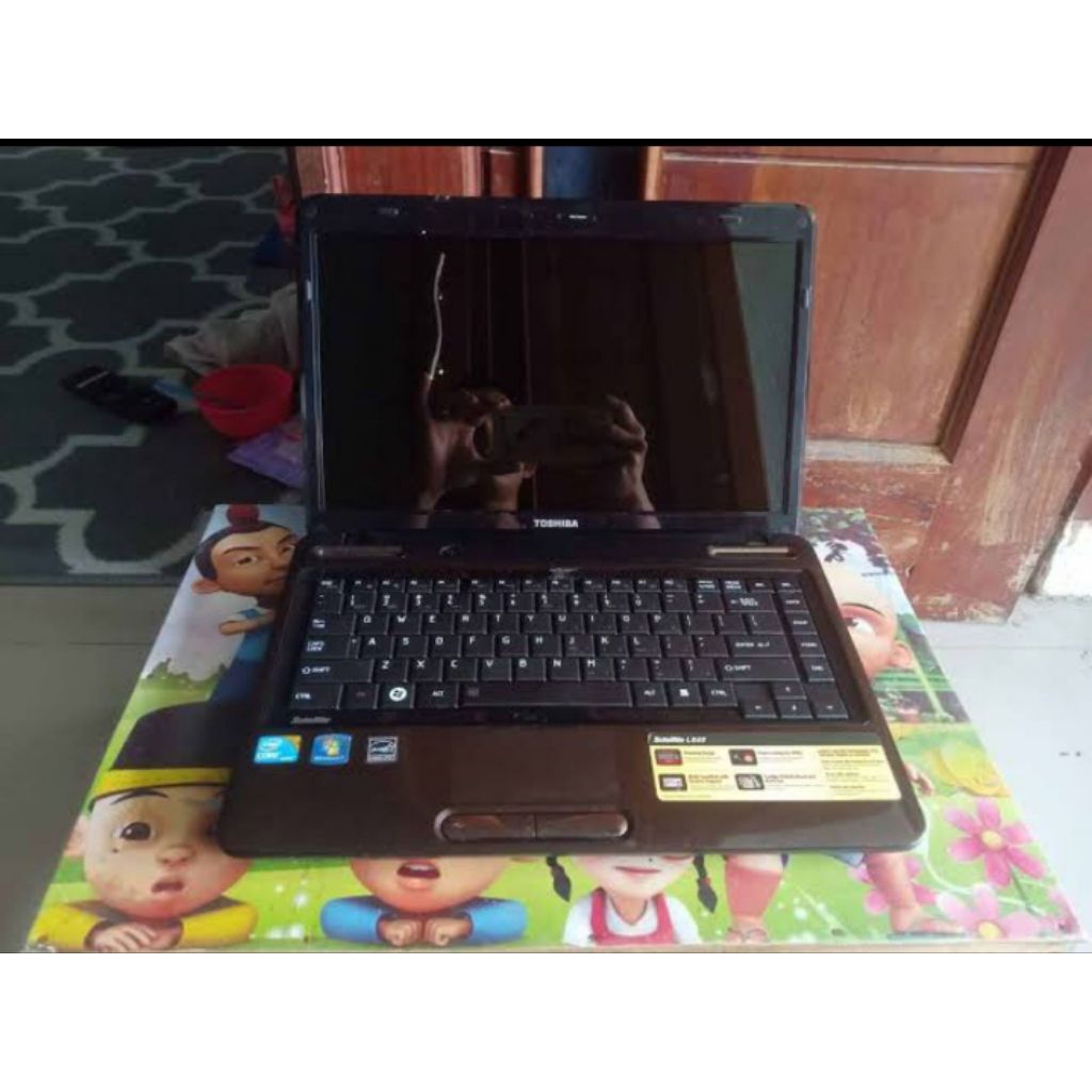 LAPTOP TOSHIBA L645 RAM 8GB SSD 128GB LIKENEW MATARAM