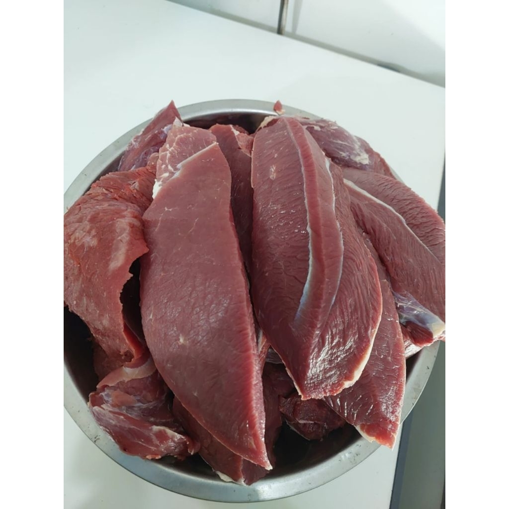 

Daging sapi lokal potongan rendang