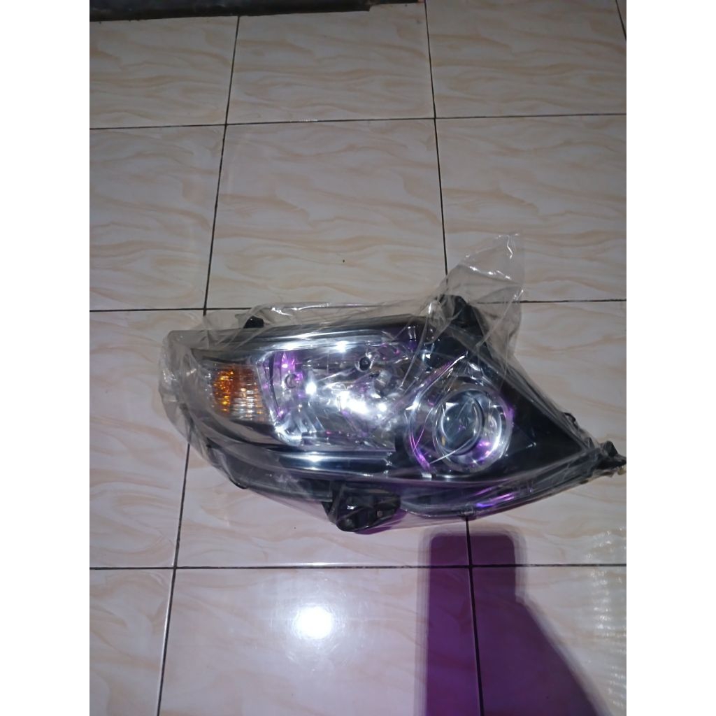Headlamp Lampu Depan Toyota Grand Fortuner 2012 2013 2014
