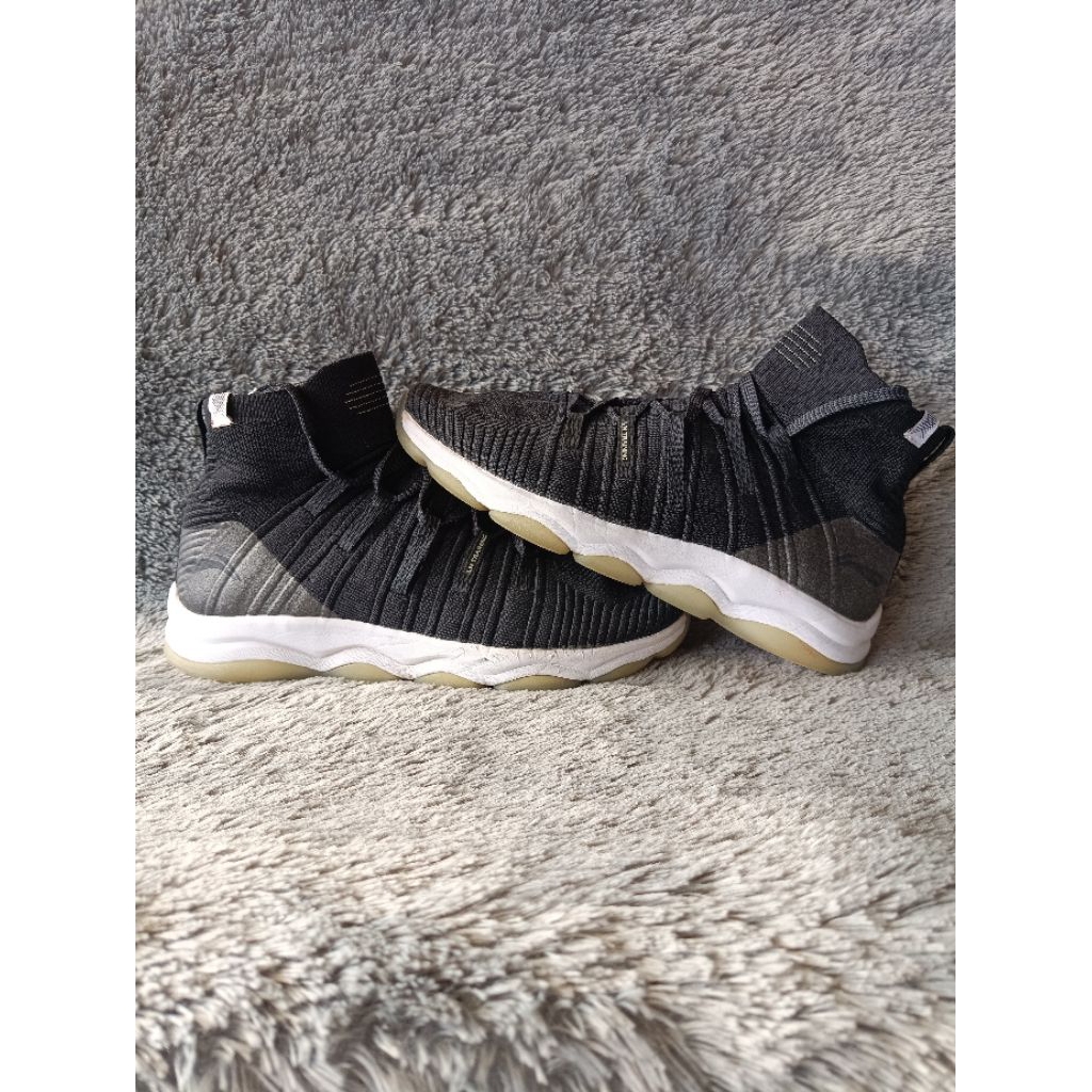 SEPATU BASKET LINING SIZE 42 HITAM ORIGINAL SECOND BEKAS