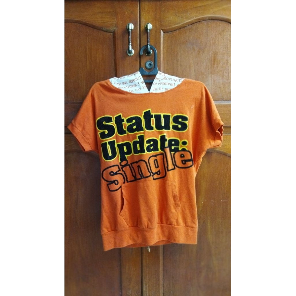 KAOS WANITA ADA KUPLUK
