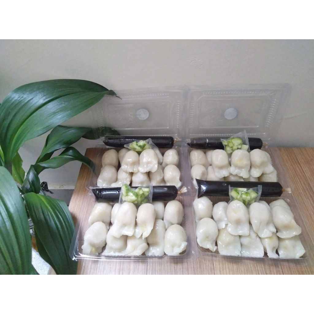 

PEMPEK DOS TANPA IKAN VARIAN TELOR DAN LENJER SUDAH TERMASUK CUKO