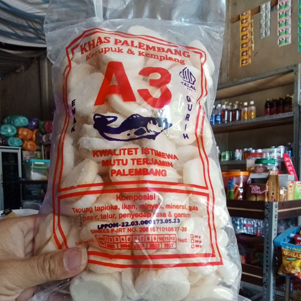 

KEMPLANG MINI IKAN TENGGIRI/KERUPUK MINI SUPER KHAS PALEMBANG 200GR