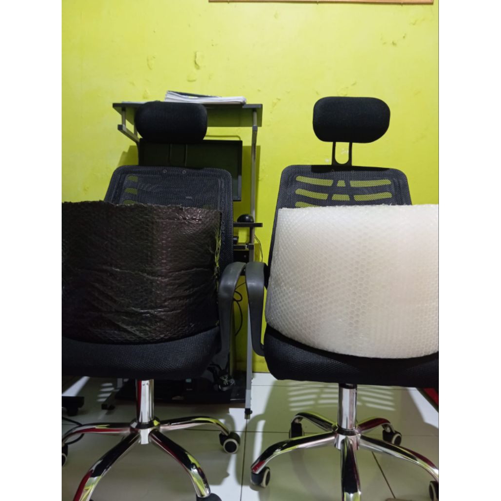 

Plastik Bubble wrap ukuran 30cm × 50mtr dan 40cm × 50mtr, Hitam Putih