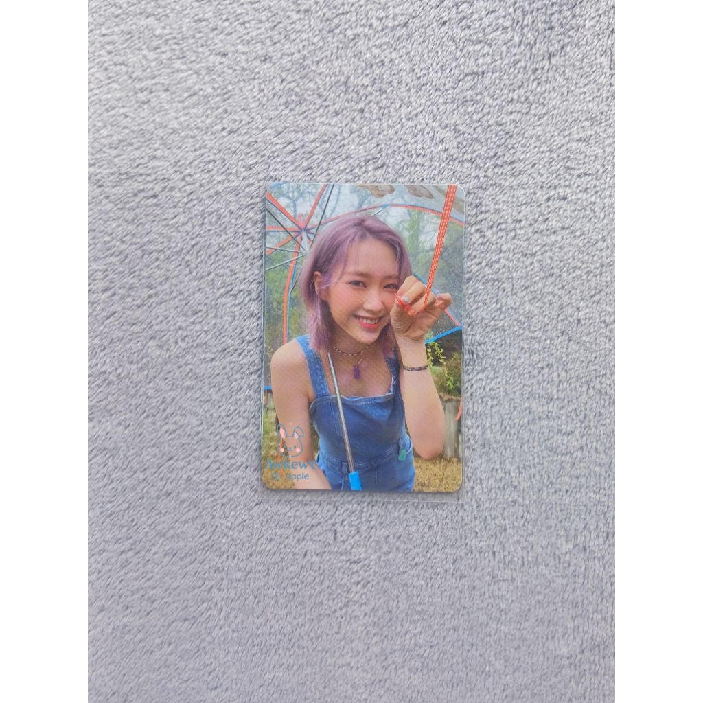 Jiho dun dun bear ver official photocard pc payung omg oh my girl