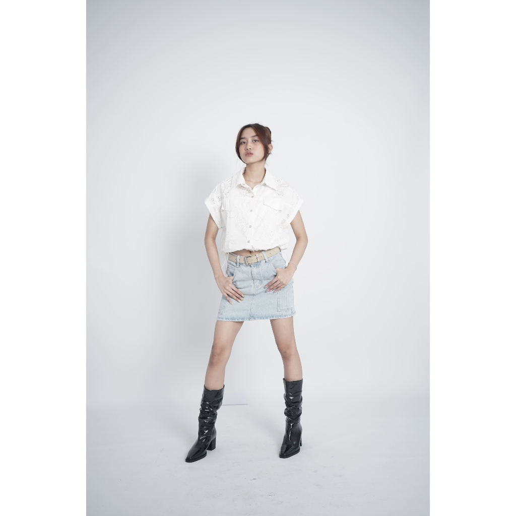 Blouse Bordir Putih Wanita