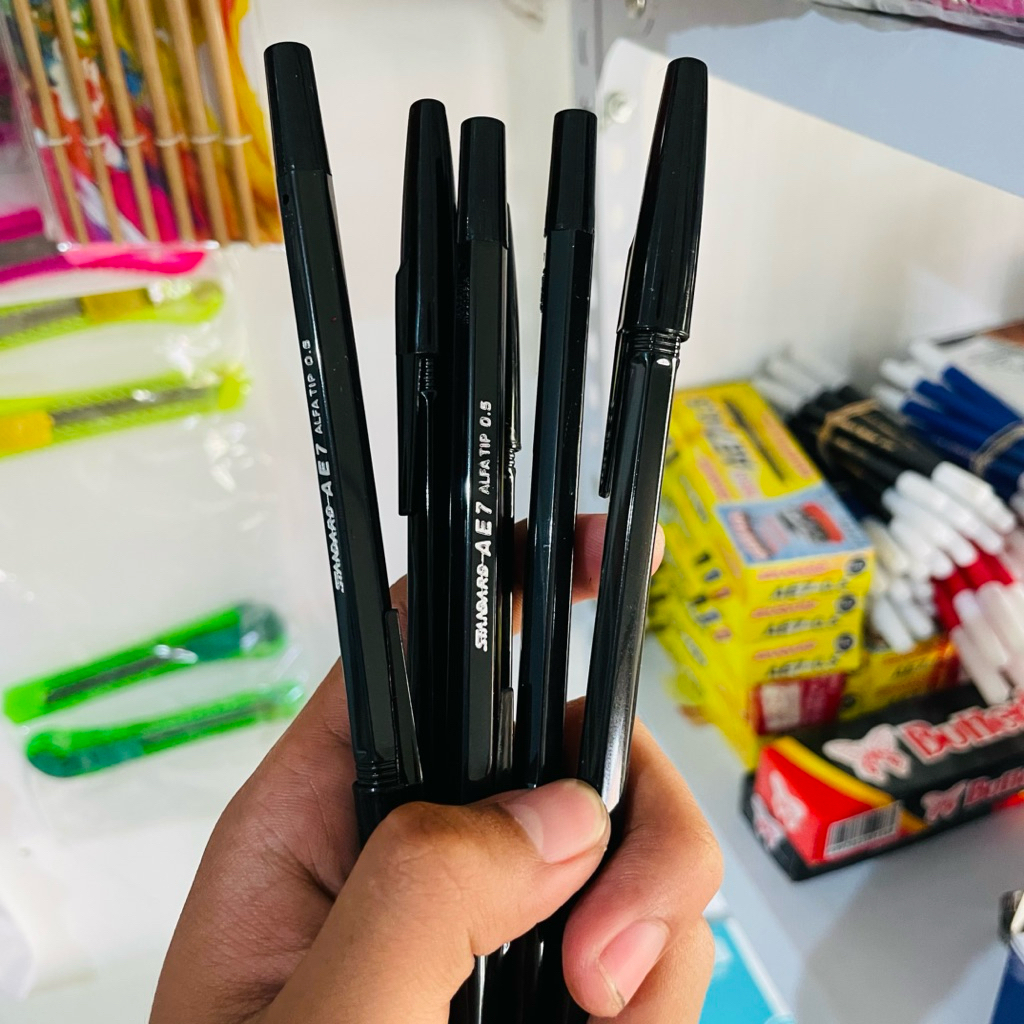 

Bolpen Standard AE7 hitam pulpen bolpoin
