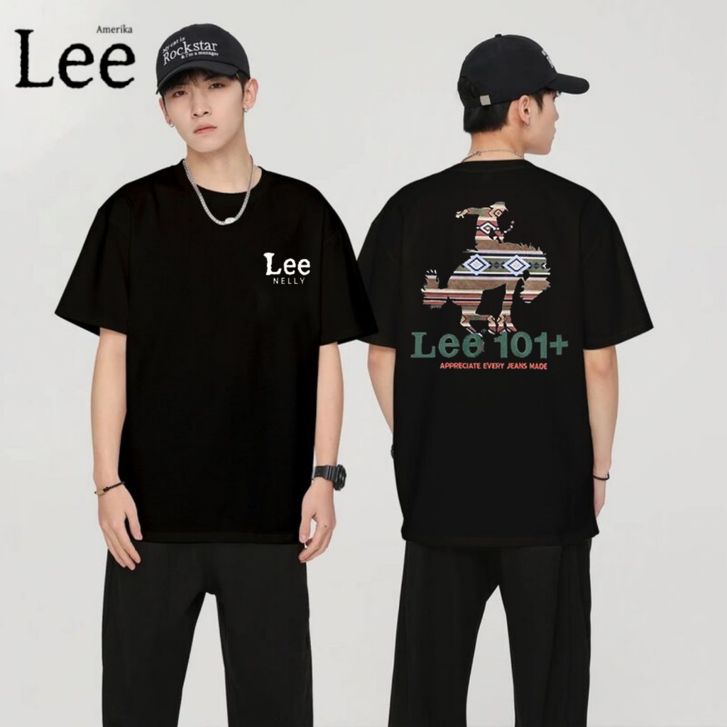 Kaos Lee Pria Hitam Oversize, Desain “Lee” di Depan & “Lee 101+” dengan Motif di Belakang