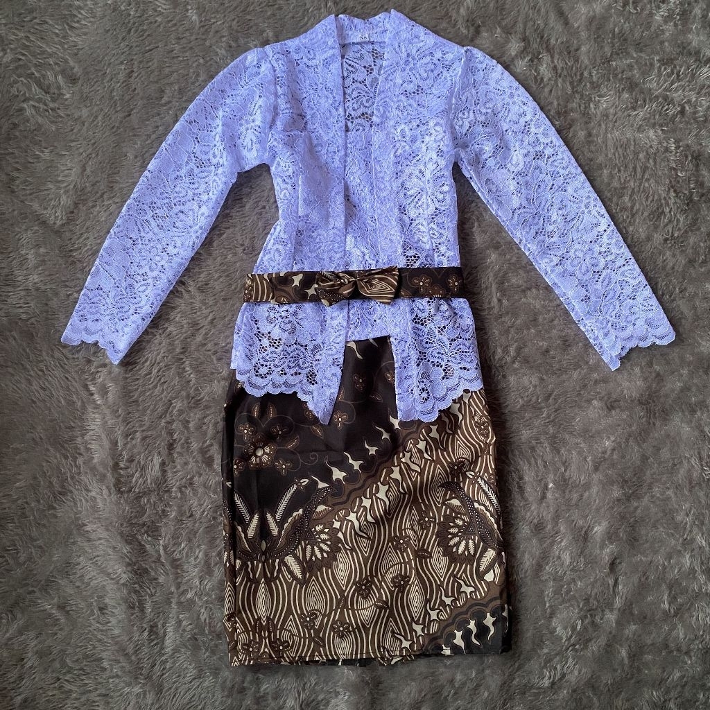 setelan kutubaru brokat lengan panjang berfuring