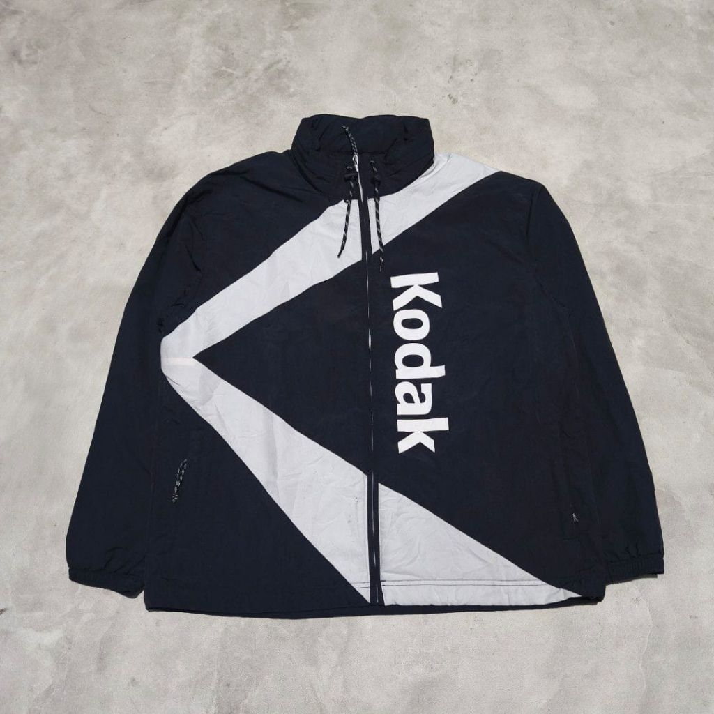 Jaket windbraker pria kodak hitam putih