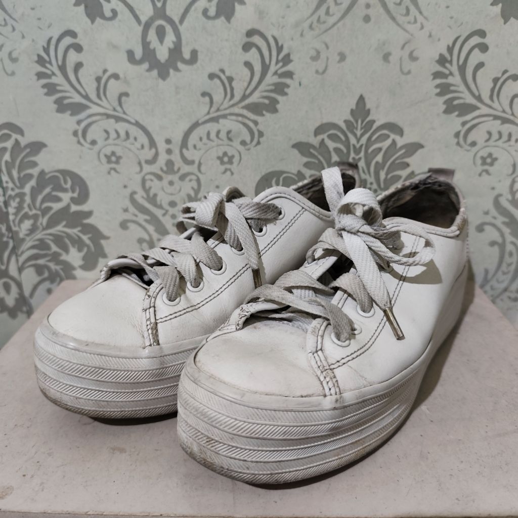 sepatu wanita kulit keds size 38 preloved