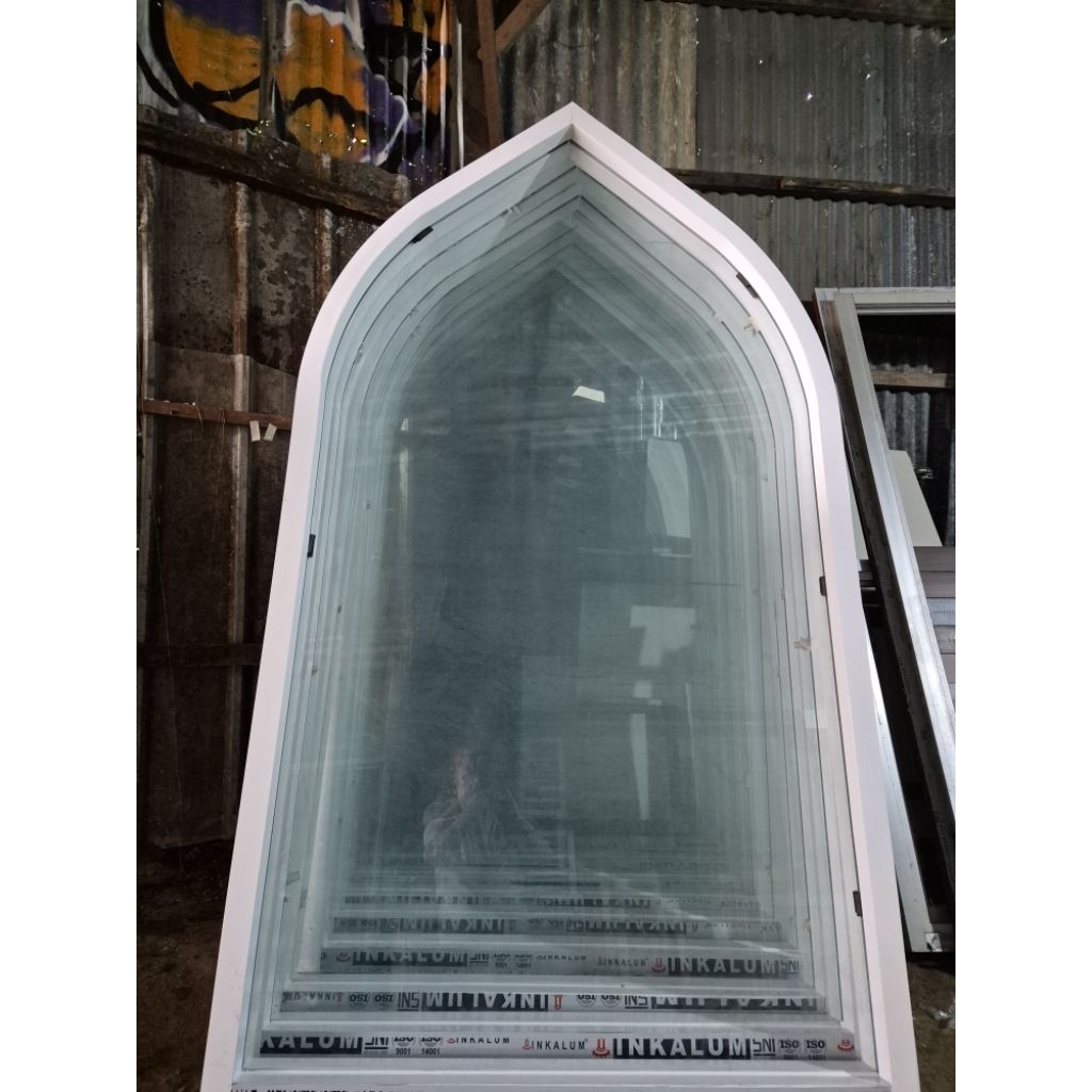 kusen aluminium lengkung estetika