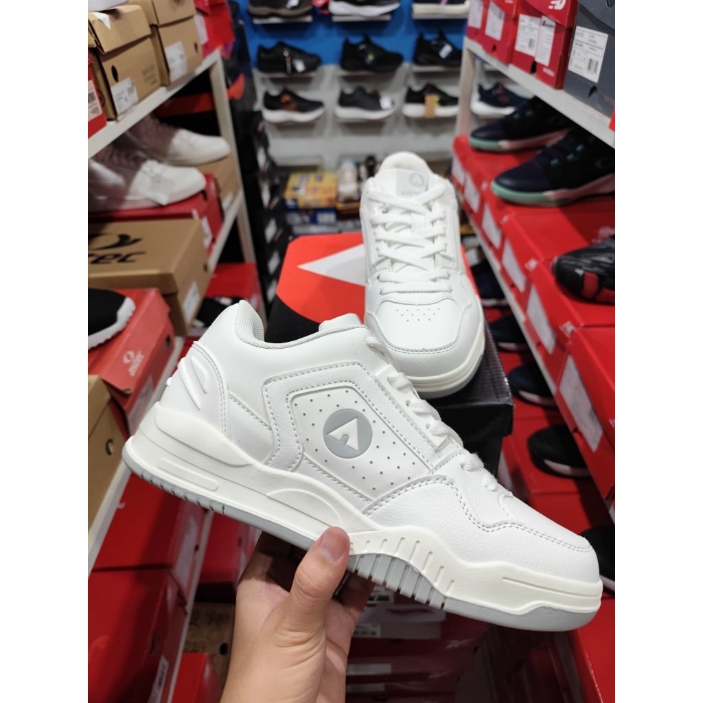 BIG SALE SEPATU AIRWALK FULL WHITE /BLACK WHITE ORIGINAL RESMI
