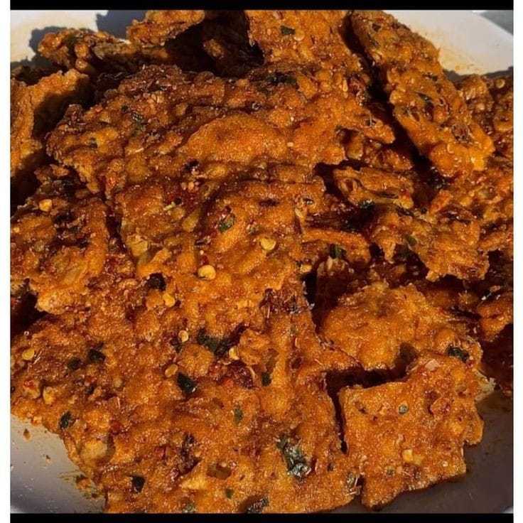 

500 GRAM KERIPIK TEMPE PEDAS | KRIPIK TEMPE CRISPY PEDAS DAUN JERUK