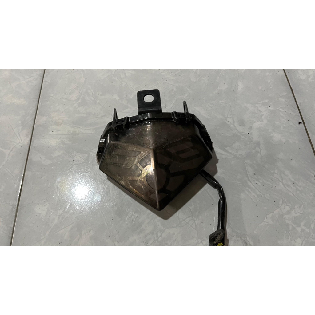 Lampu Stop Belakang Vixion New Lazy ORI
