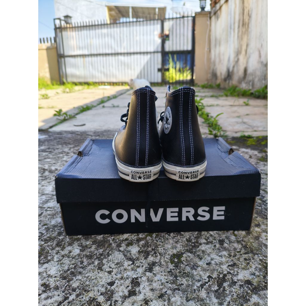 converse chuck taylor embossed leather black