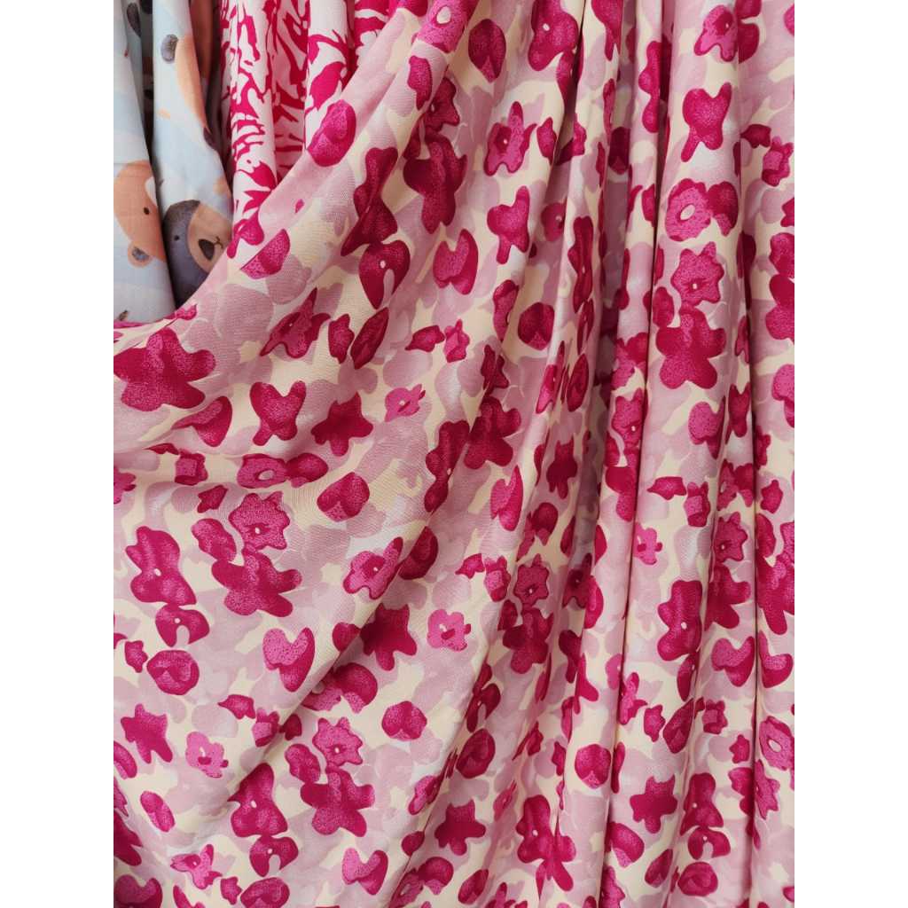 Bahan kain katun rayon viscose premium motif bunga cerah warna fuchia pink fanta motif love hitam mo