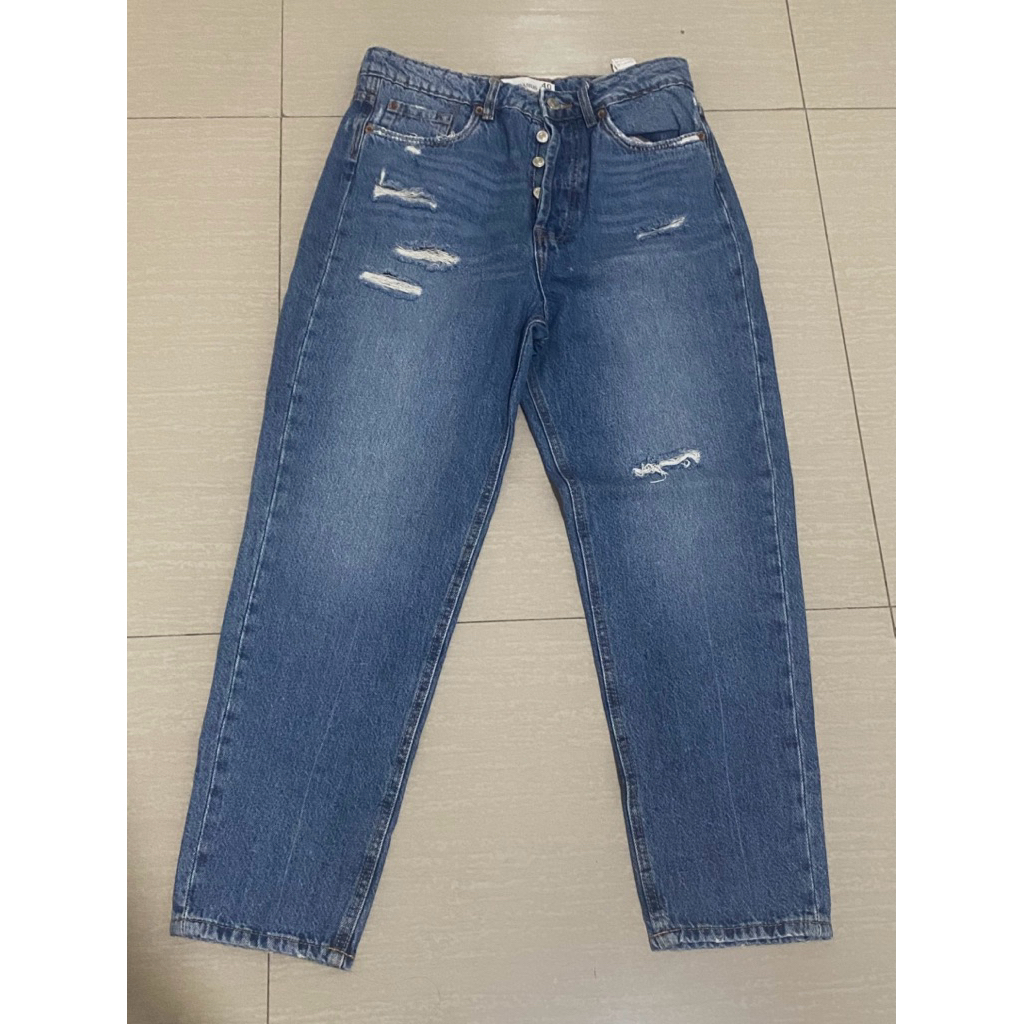 STRADIVARIUS RIPPED JEANS BAGGY (PRELOVED NEW)
