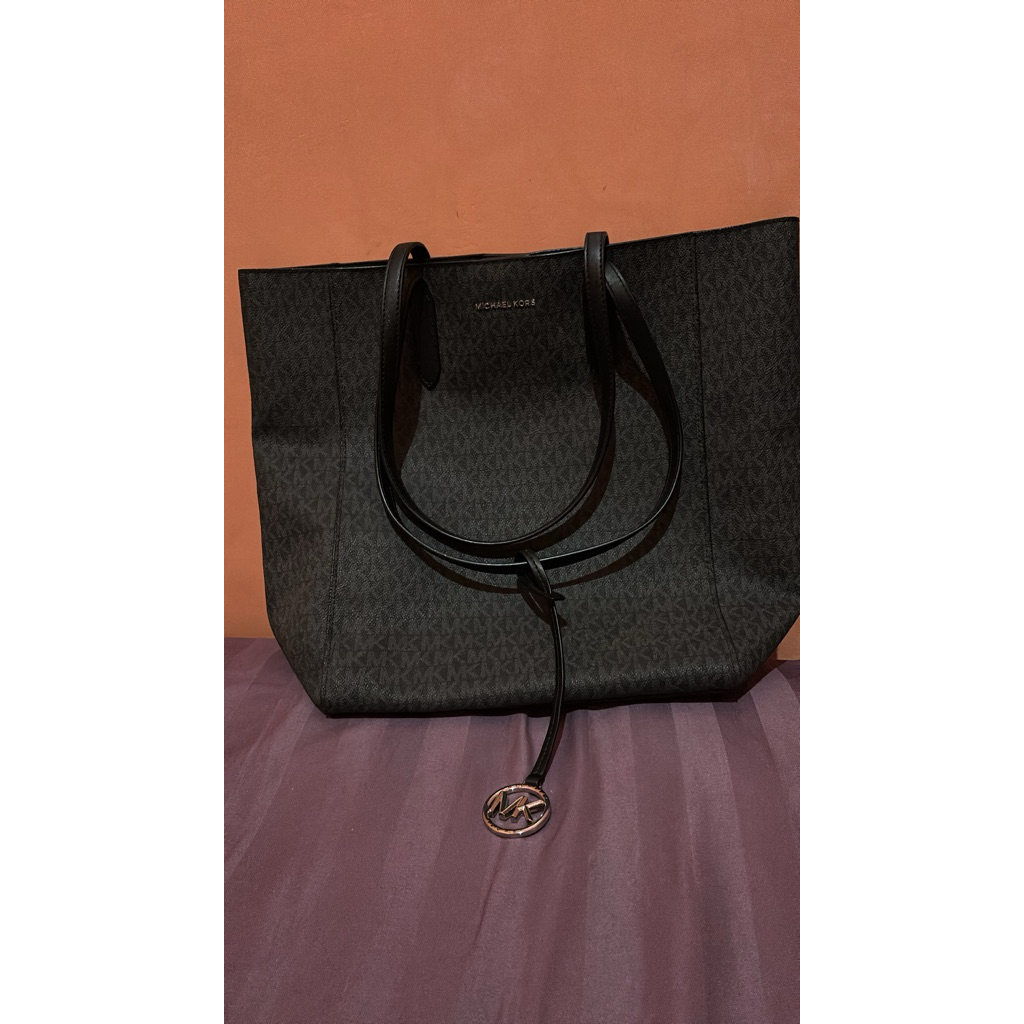 Tas/MichaelKors/totebagMK/Hitam