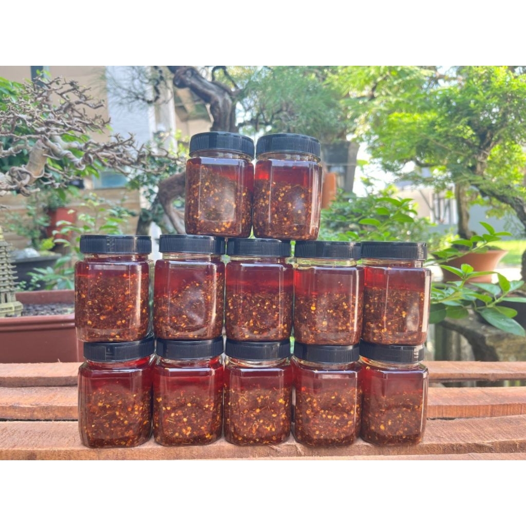 

Chili Oil sambal sambel gurih pedes nampol enak buat cocolan