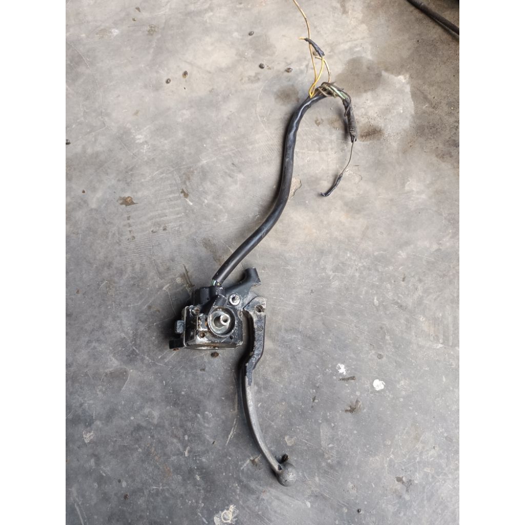 holder kiri Suzuki trs