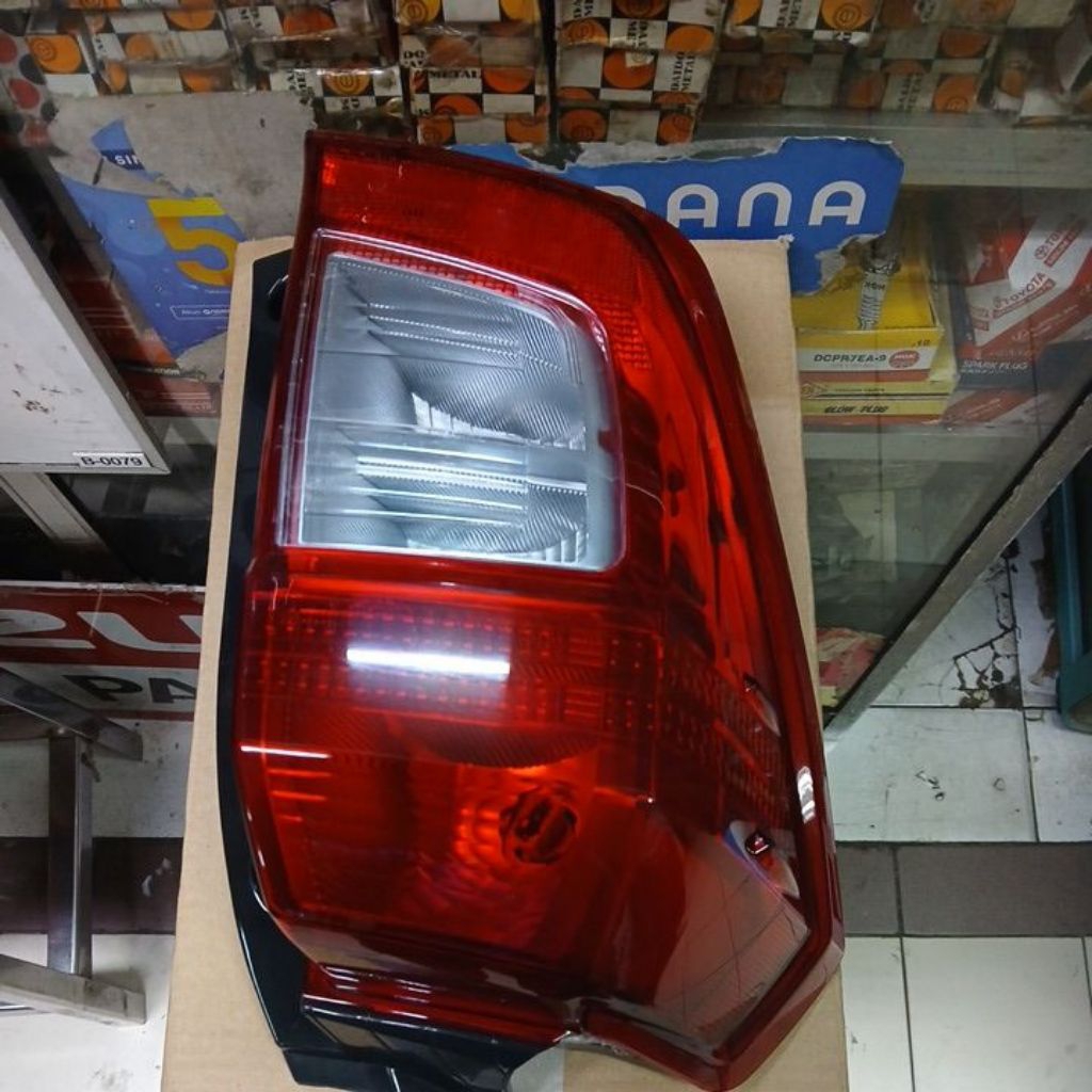 lampu stop kiri toyota calya sigra