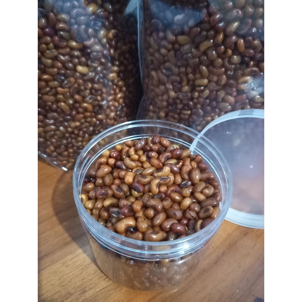 

Kacang Tolo / Kacang Tunggak Goreng