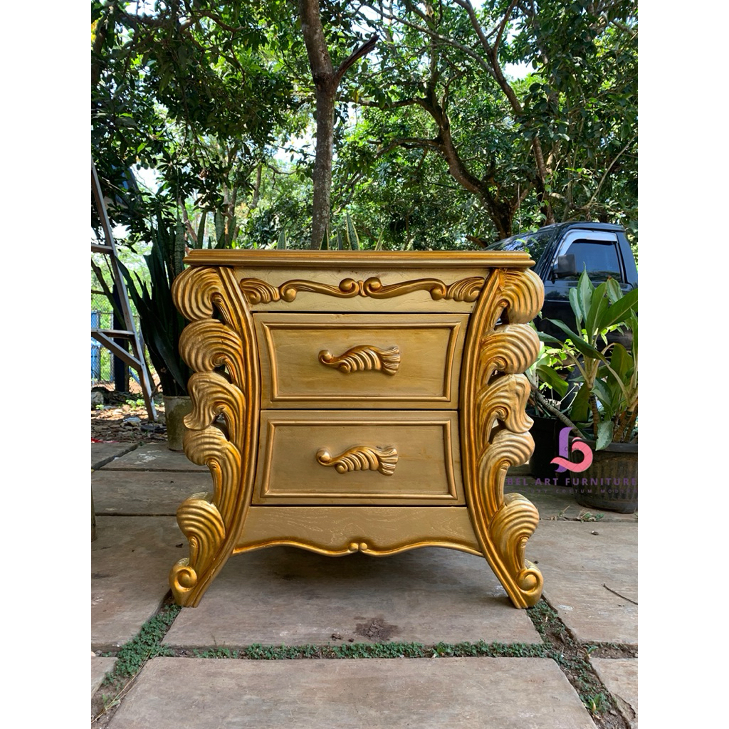 Nakas meja kecil ukir jati / Nakas ukir jati perhutani