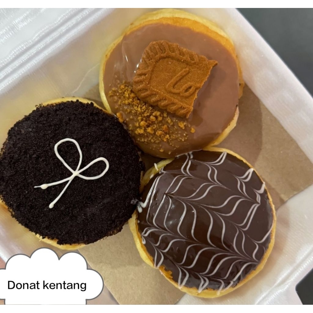 

DONAT KENTANG ISI 3 KHAS PATI