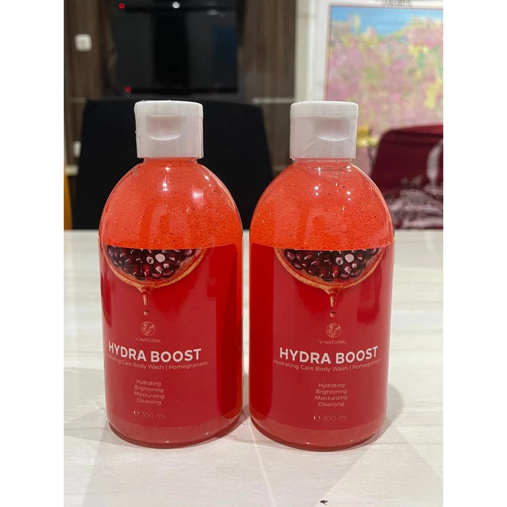 V NATURAL BRIGHTENING BODY WASH POMEGRABATE HYDRA 300 ML [MERAH]
