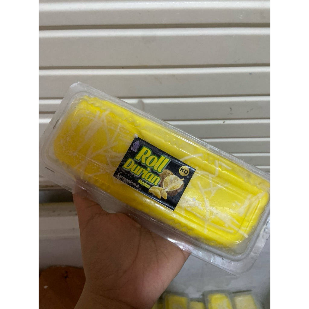 

pancake durian roll