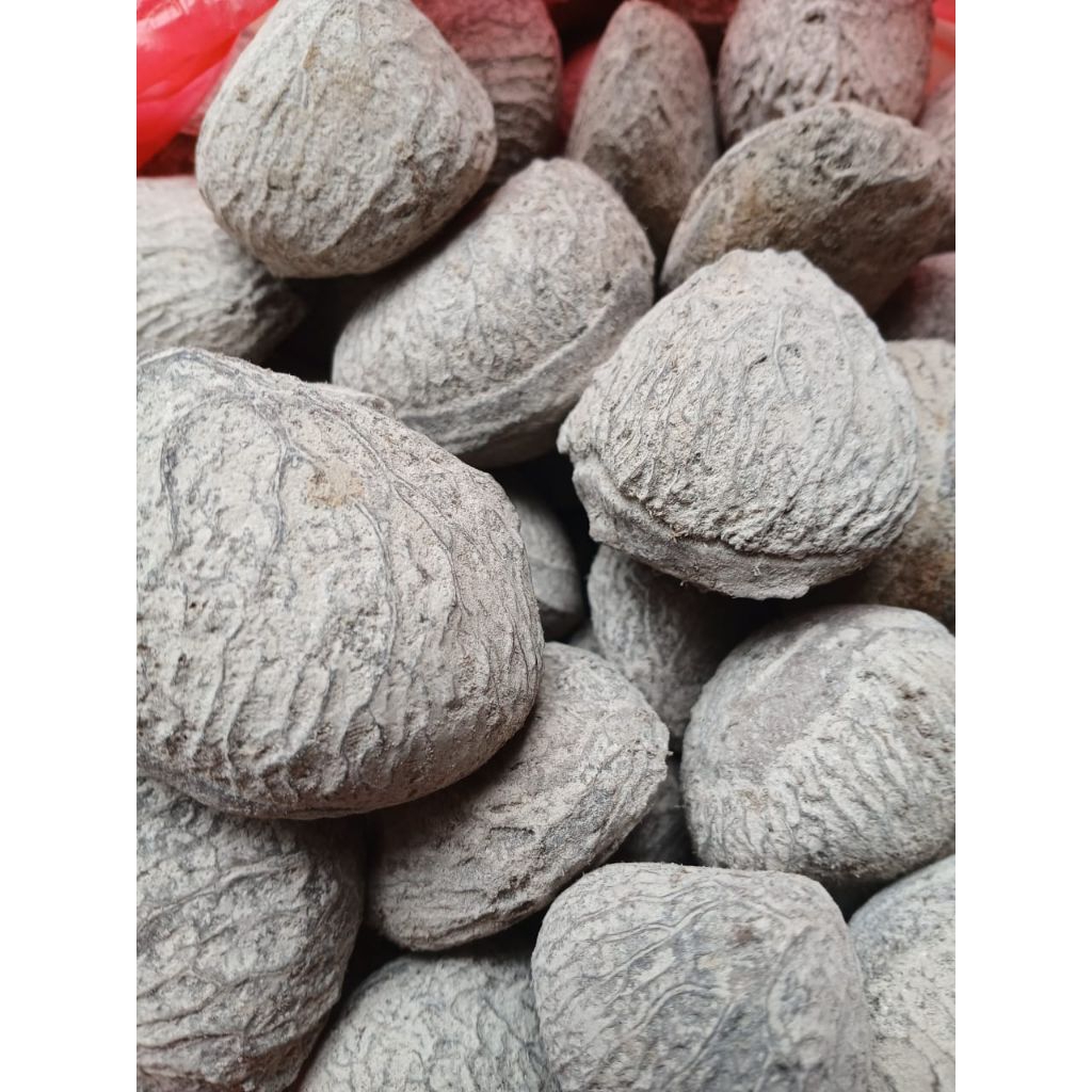 

kulewek/picung bumbu rawon sedap kualitas super hitam 500 gram