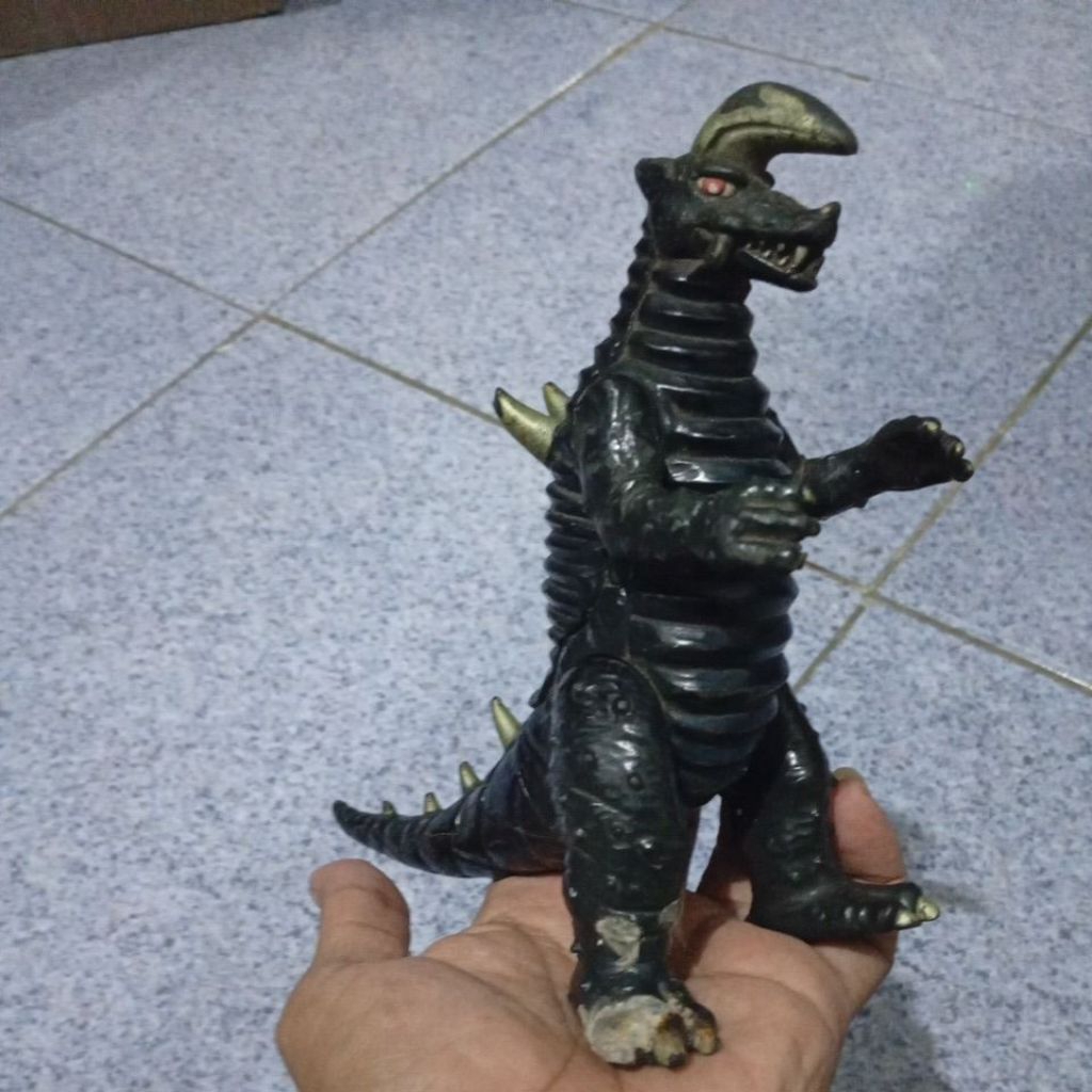 Figure 1983 Black King Kaiju Return of Ultraman Monster UHS